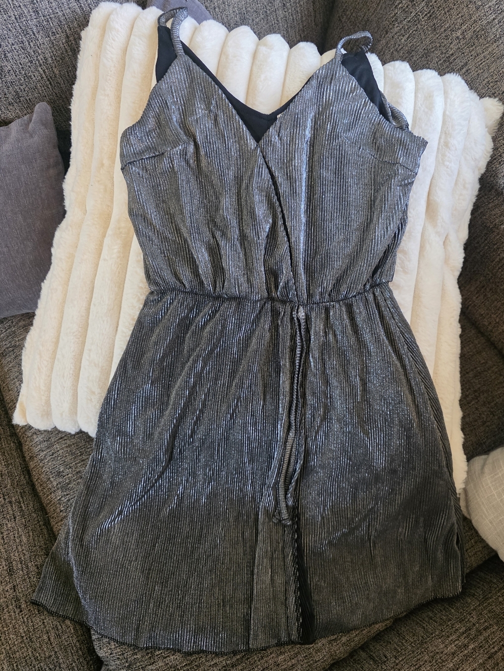 Shimmering Black Silver Sleeveless Party Dress